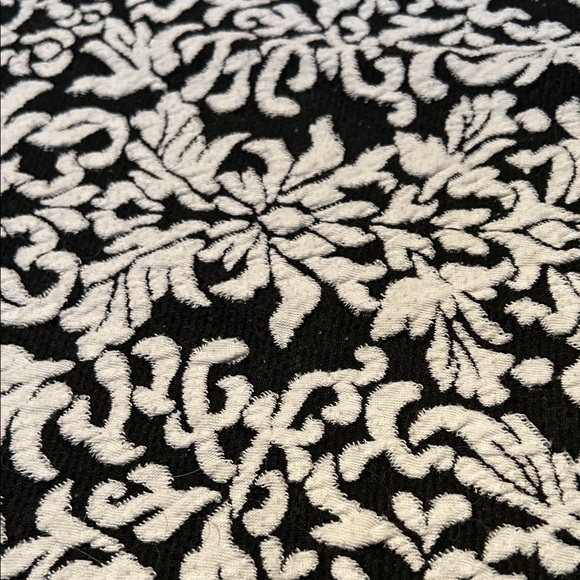 LOFT Black and White Damask Mini Skirt - Picture 3 of 4